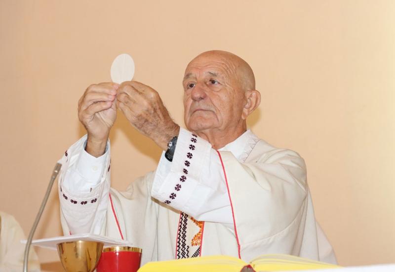 Zlatna misa mons. Ante Meštrovića - Mons. Ante Meštrović proslavio 50 godina svećenstva 
