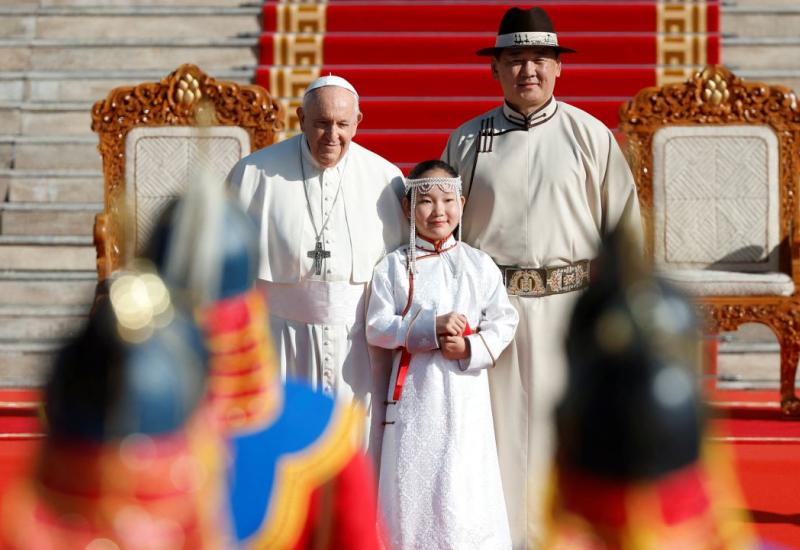 ​​​​​​Papa završio povijesno putovanje - cilj rada Crkve nisu obraćenja