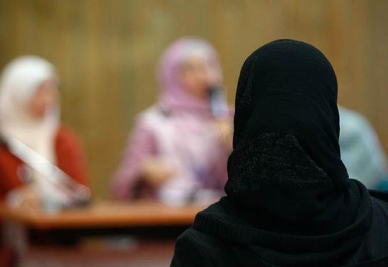 Francuske škole poslale kući djevojčice u muslimanskoj odjeći - Francuske škole poslale kući djevojčice u muslimanskoj odjeći