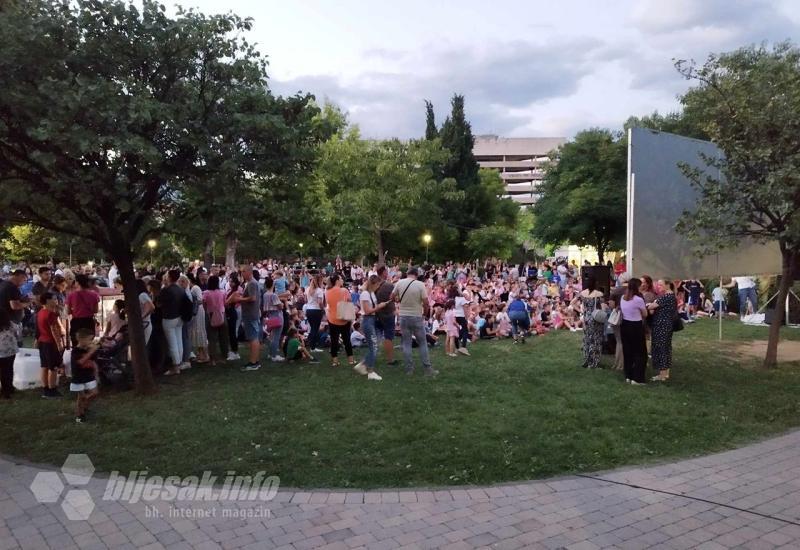 Otvoreno kino u Mostaru - Mostar: Ninja kornjače okupile mnoštvo najmlađih u Zrinjevcu