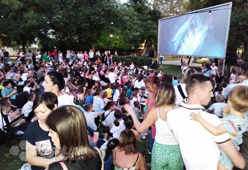 Otvoreno kino u Mostaru - Mostar: Ninja kornjače okupile mnoštvo najmlađih u Zrinjevcu