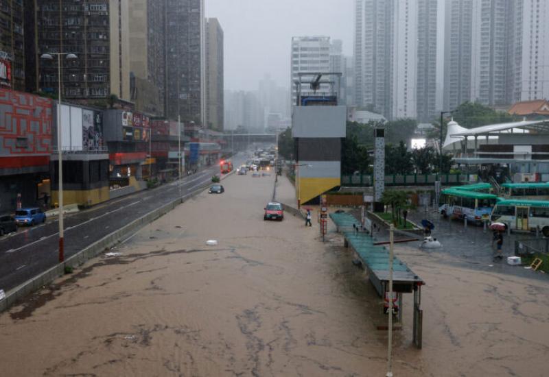 Poplave u Hong Kongu - Pala najobilnija kiša u 140 godina