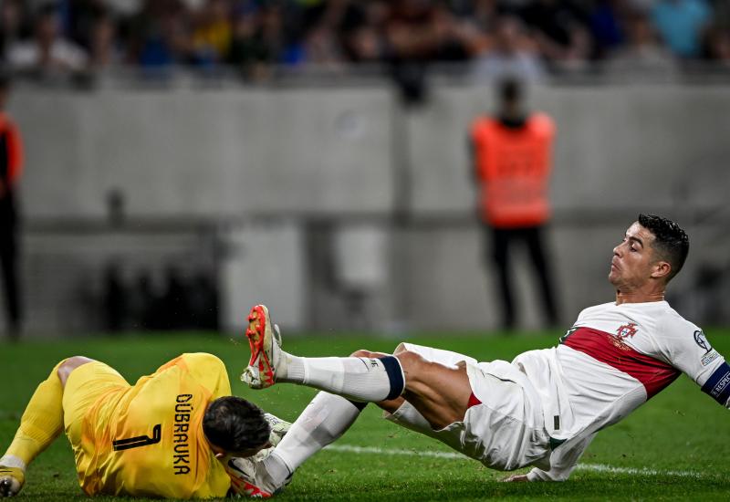 Slovački vratar Martin Dúbravka i Cristiano Ronaldo - Fernandes donio pobjedu Portugalu, uspješan i Luksemburg