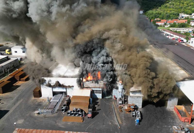 FOTO/VIDEO | Požar guta mostarsku tvrtku, situacija nije pod kontrolom