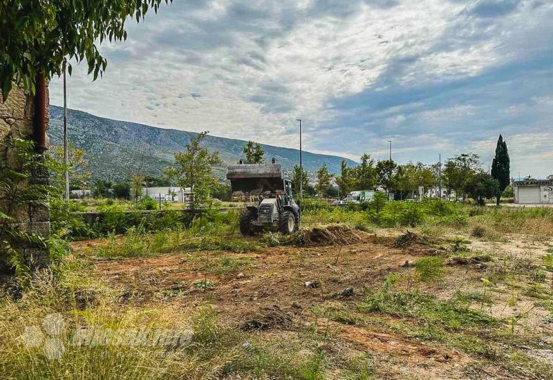 Bageri bez političara - krenuli radovi na izgradnji bazena u Mostaru
