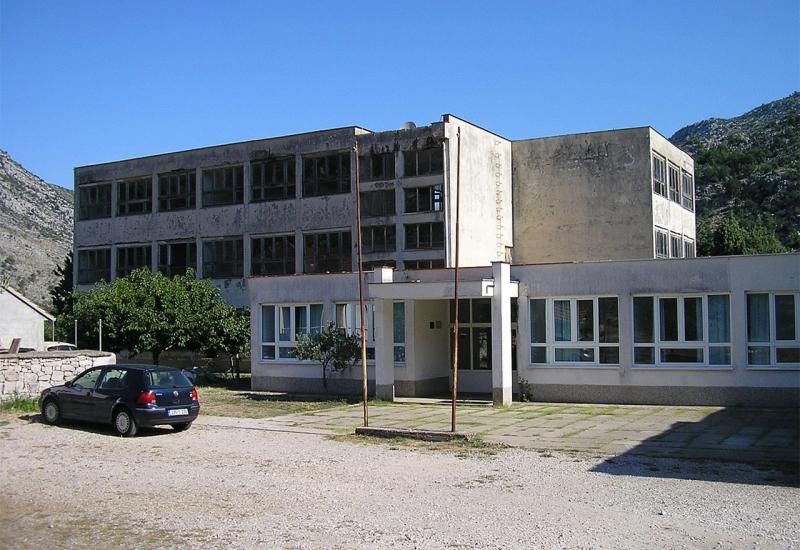 Nakon 91 godine postojanja zatvorena Osnovna škola u Hutovu