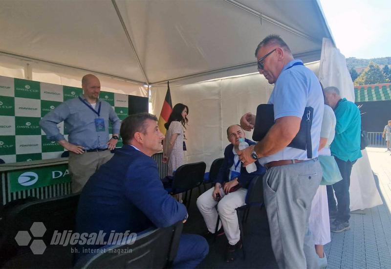 FOTO | Schmidt se sastao sa predstavnicima mostarske vlasti