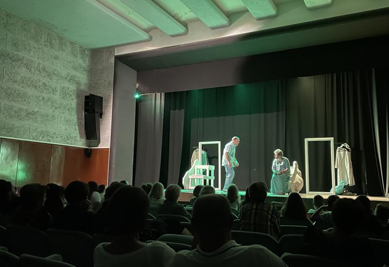 Hrvatsko amatersko kazalište Travnik oduševilo publiku predstavom “Oblaci”