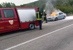 FOTO | Zapalio se Mercedes u Miljkovićima
