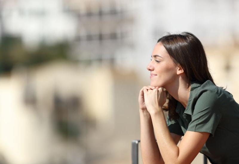 Zadovoljna žena - 7 bitnih stvari koje trebate učiniti kad Vas netko izda