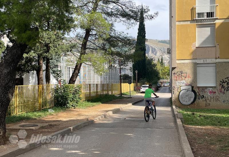 Put do škole - Mostarska ulica u kojoj je nemoguće moguće. I obrnuto