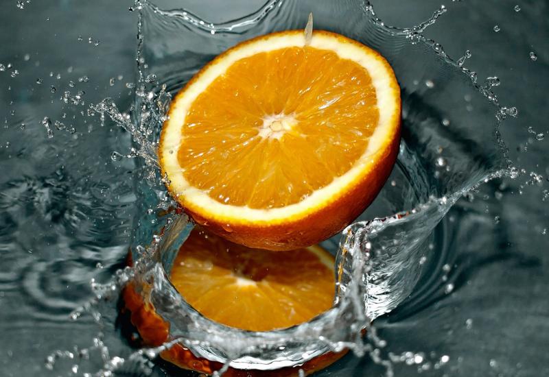 Ne bacajte koru od naranče! Izradite od nje domaći vitamin C