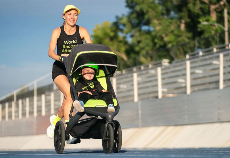 Oborila svjetski rekord u trčanju s djetetom u kolicima