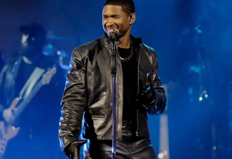 Usher nastupa u poluvremenu Super Bowla