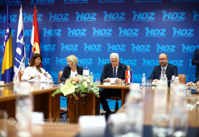 Sjednica Predsjedništva HDZ-a BiH - Čović: Zamoljeni smo da ne dolazimo u Vareš, Žepčaci se nisu mogli dogovoriti 
