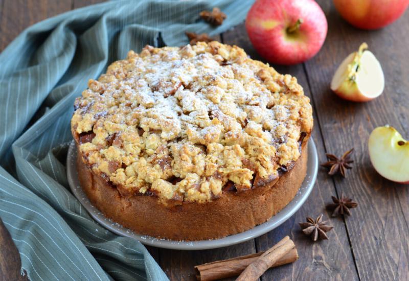 Torta od jabuka i cimeta zamirisat će na jesen