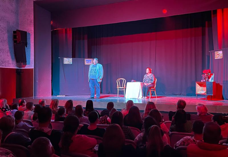 Kazališni dani u Vitezu - Publika oduševljena predstavama iz Bugojna i Slavonskog Broda
