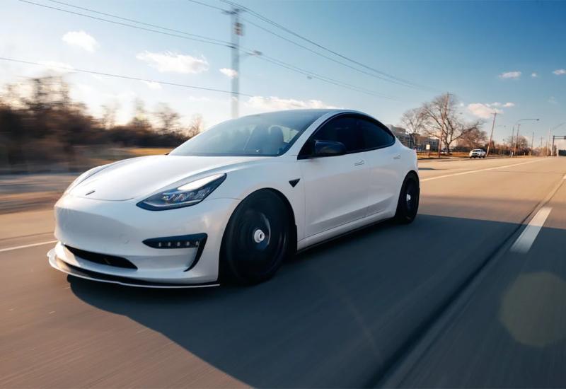 Tesla pod istragom zbog preuveličanog dometa njihovih vozila