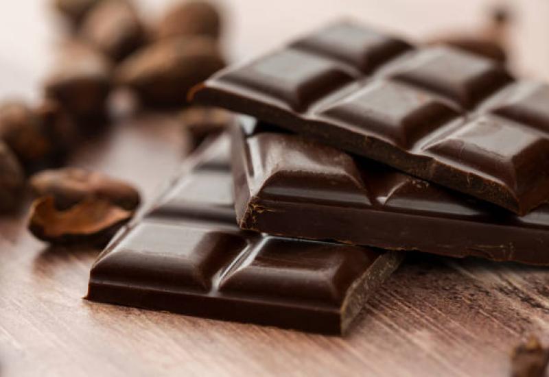 bogat izvor magnezija, cinka i drugih važnih elemenata  -  Tamna čokolada značajno smanjuje rizik od depresije