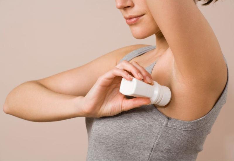 6 uobičajenih grešaka koje radimo pri nanošenju dezodoransa