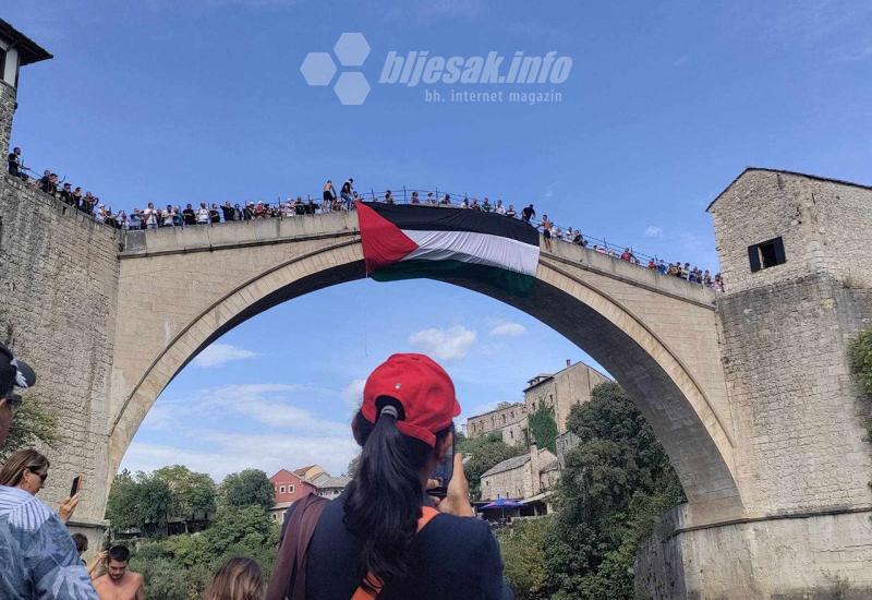 U Mostaru skok u znak podrške Palestini