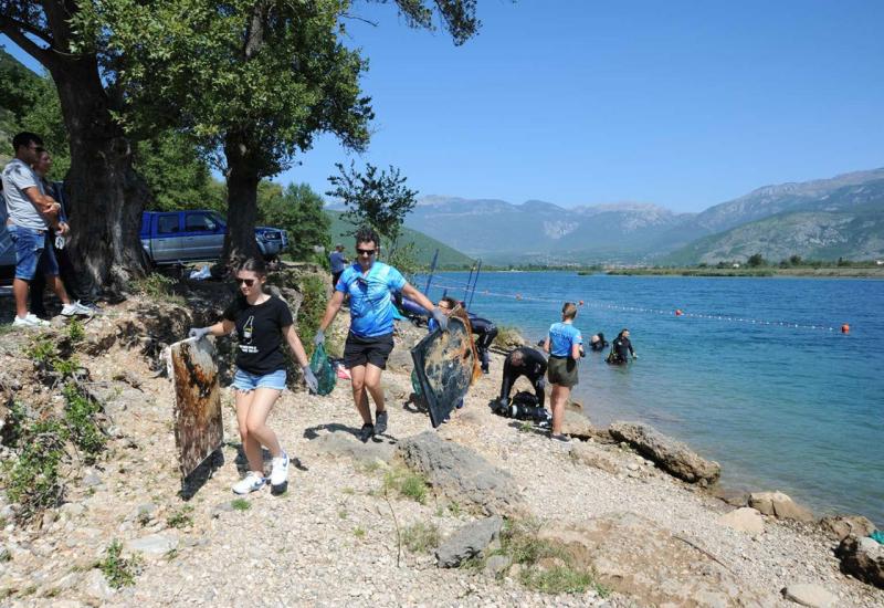 Akcija čišćenja Mostarskog jezera - Iz Mostarskog jezera u ovoj godini prikupljena jedna i pol tona otpada