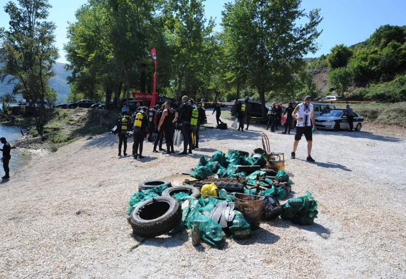 Iz Mostarskog jezera u ovoj godini prikupljena jedna i pol tona otpada