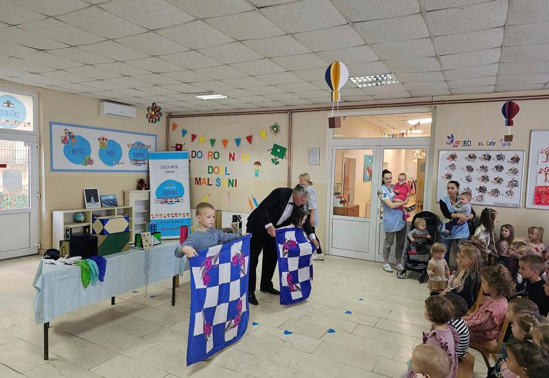 Mađioničar Maroko zabavljao mališane iz Ljubuškog i Vitine  - Magija u Ljubuškom