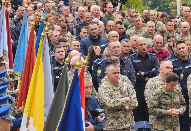 Vojnici i policajci po 20. put na Bobovcu molili za domovinu - Vojnici i policajci po 20. put na Bobovcu molili za domovinu