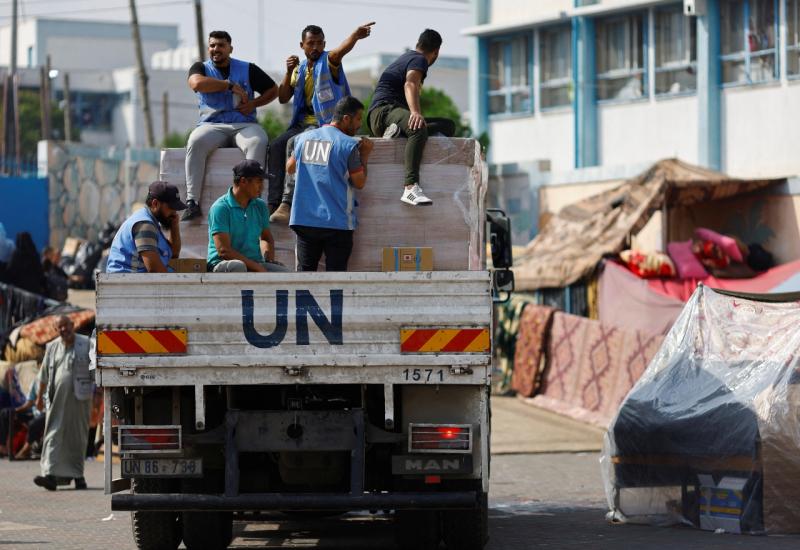 Raspad javnog reda u UN-ovim centrima: Ljudi kradu brašno 
