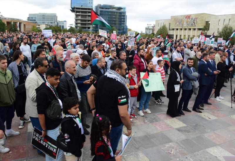 U Tirani ponovo održan skup podrške Palestini, policija spriječila marširanje  - FOTO | Skupovi podrške Palestini diljem svijeta - 