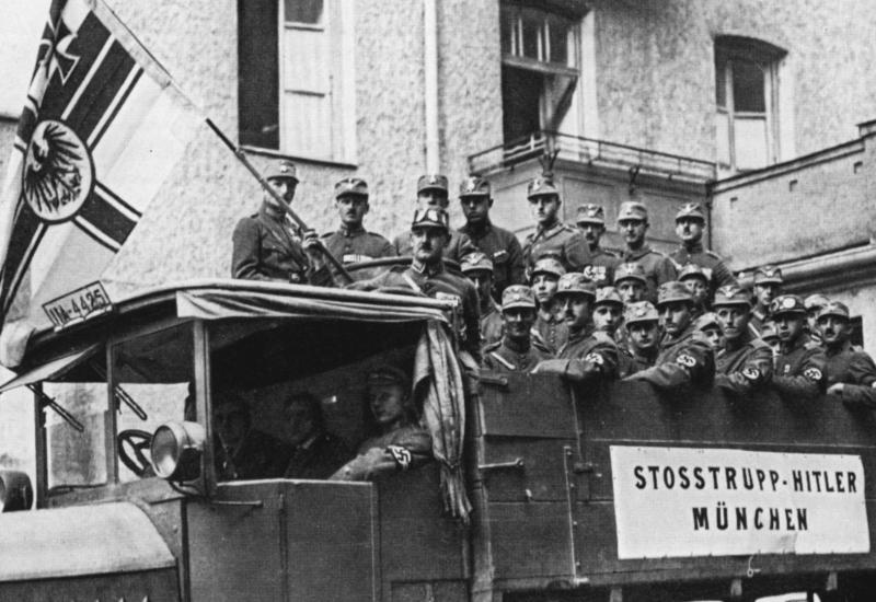 Hitlerove udarne trupe za vrijeme pokušaja puča u studenom 1923. - Prije jednog stoljeća započeo Hitlerov 