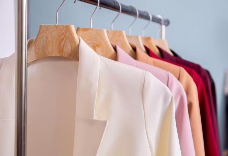 Ženska odijela raznih boja - Kad ne znate što odjenuti, birajte ovih 7 odjevnih predmeta