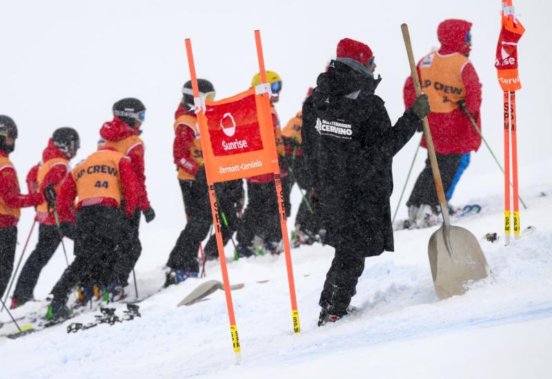 Prvi spust skijaša u Zermattu otkazan 