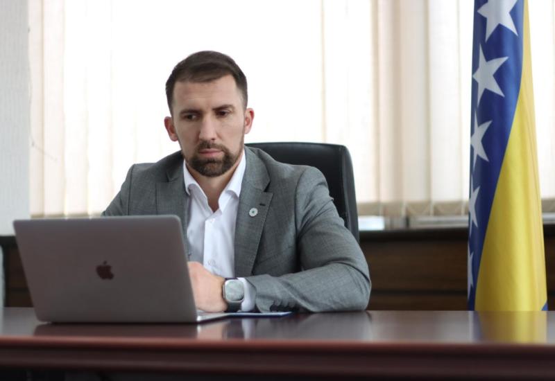 Ministar Delić  - Građani, doprinesite unaprjeđenju zakona socijalnih usluga