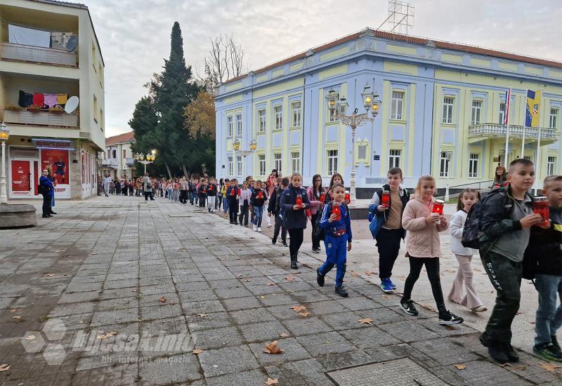 Čapljina: Kolonom sjećanja i paljenjem svijeća odana počast žrtvama Vukovara