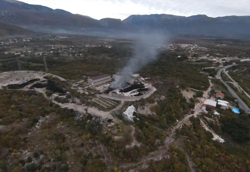 'Deponija' u Salakovcu bez dozvola: Ministarstvo apelira na gašenje požara i traženje odgovornih