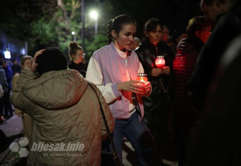 Mostar: Zapaljene svijeće za žrtve grada heroja