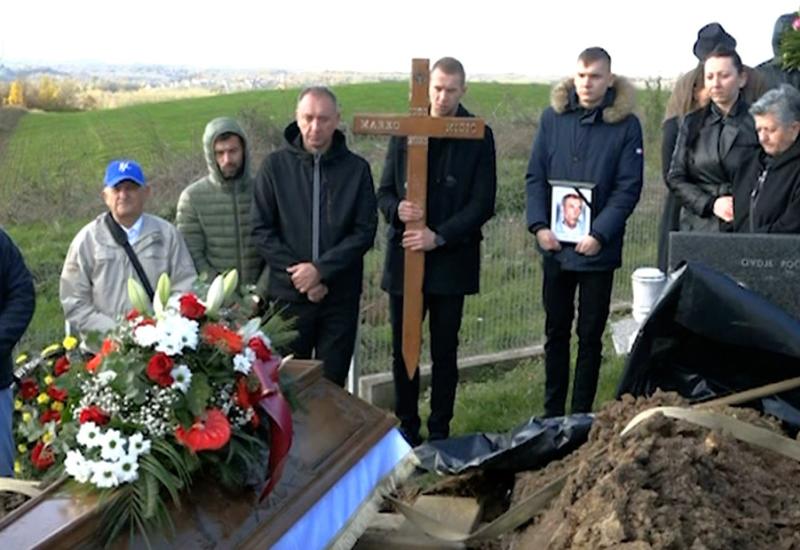 Sahranjen povratnik iz Dervente Marko Mišić, prije mjesec teško pretučen