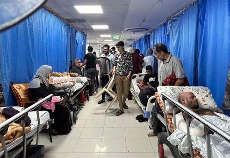 Humanitarni tim posjetio bolnicu u Gazi - Zona smrti, ispred ulaza masovne grobnice