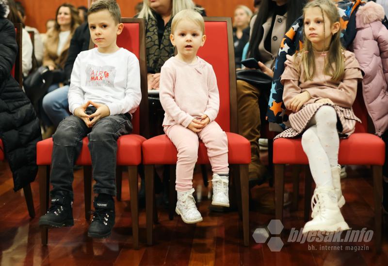 Obitelji tri plus su garant opstanka društva - Mostar: Obitelji tri plus su garant opstanka društva