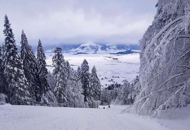 Snijeg pao na Kupresu, uskoro otvaranje skijaške sezone