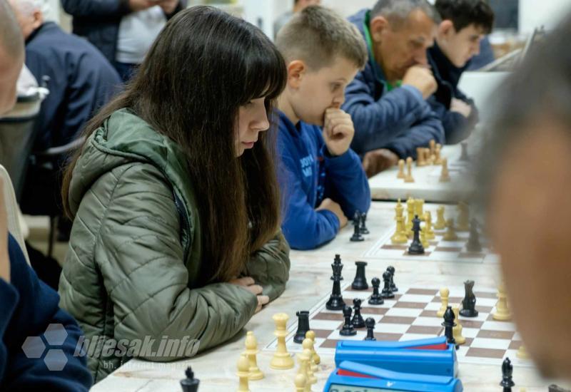 Ekrem Koso trijumfira, Tin Maduna briljira: Šahovski turnir u Mostaru obilježen Danom državnosti