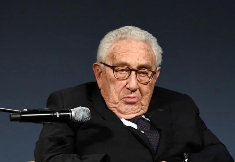 Preminuo je Henry Kissinger