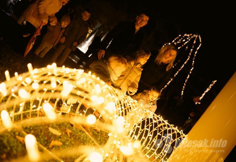 Počeo Advent u Mostaru - Paljenjem prve svijeće počeo Advent u Mostaru