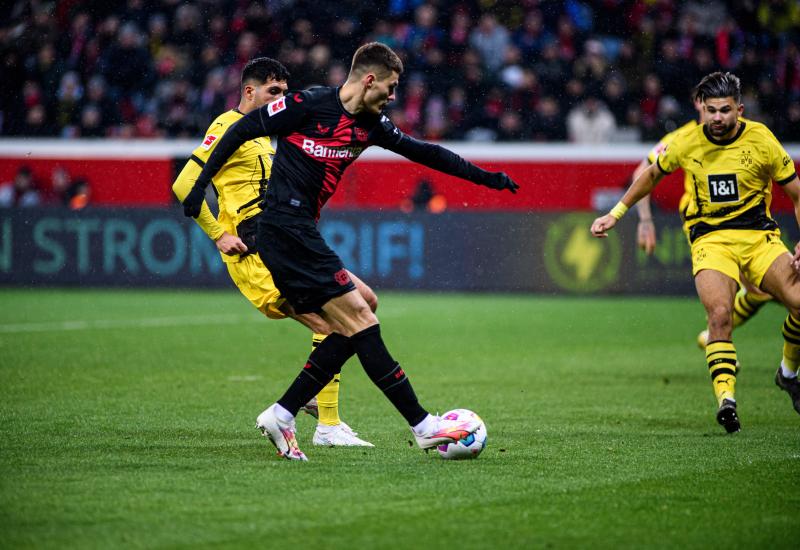 Dretalj s utakmice Bayer - Borussia (D) - Remi Bayera i Borussije (D), Demirović dvostruki asistent za Augsburg