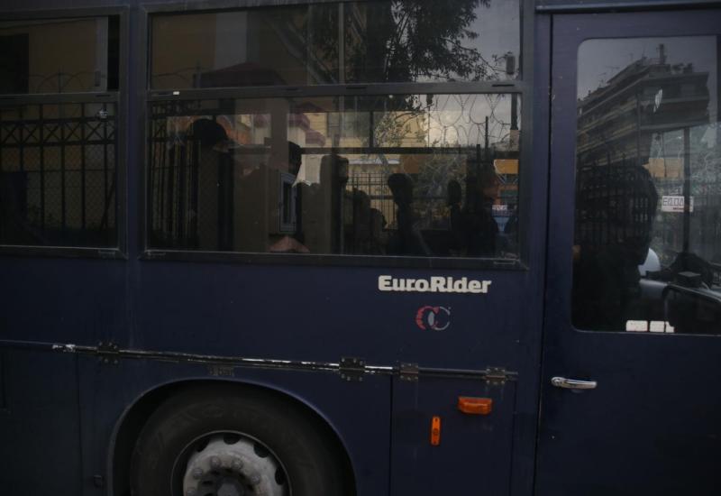 Autobus hrvatskih navijača - Hrvatski navijači ostaju u pritvoru još najmanje pola godine