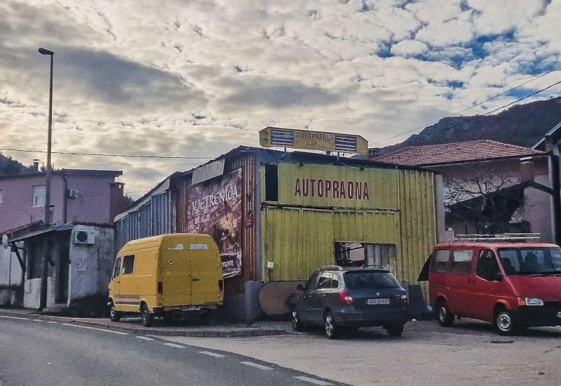 Demolicija auto-praonice  - Mostar: Nestaje auto-praona na Balinovcu