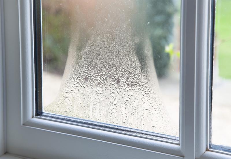 Jednostavna navika može zaustaviti kondenzaciju i stvaranje vlage na prozorima - Jednostavna navika može zaustaviti kondenzaciju i stvaranje vlage na prozorima