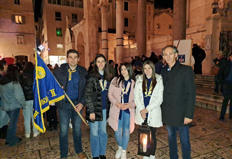Betlehemsko svjetlo stiglo u Mostar - Humanitarni koncert 